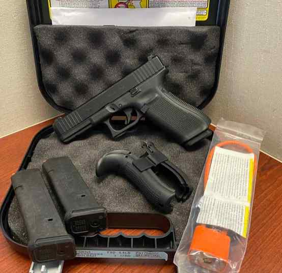 Glock 17 Gen5 Night Sights 9mm.