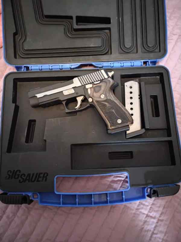 Sig P220 Equinox 