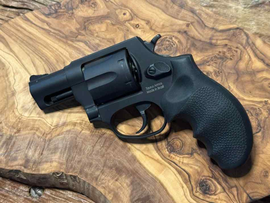 Taurus 327_left.jpg