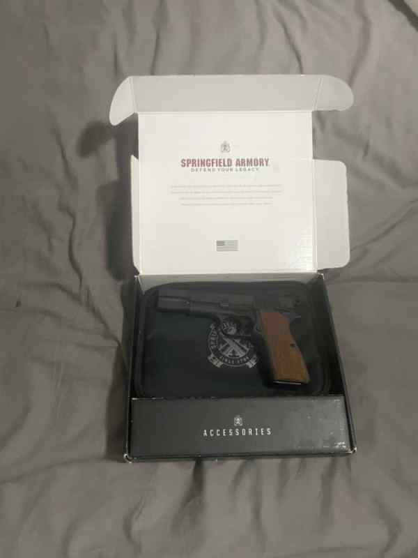*LIKE NEW* Springfield SA-35 9mm