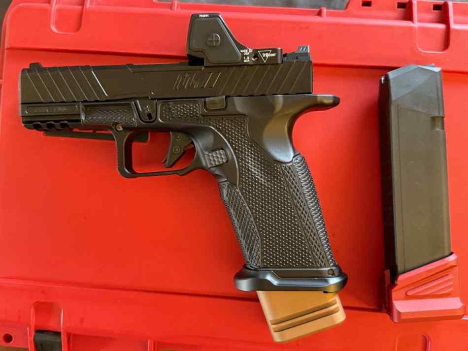 ZEV Technologies OZ9C 9mm HyperComp w/Icarus grip 