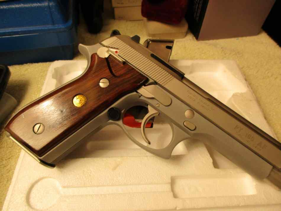 Taurus PT-100 AF 40cal Stainless Steel  new in box