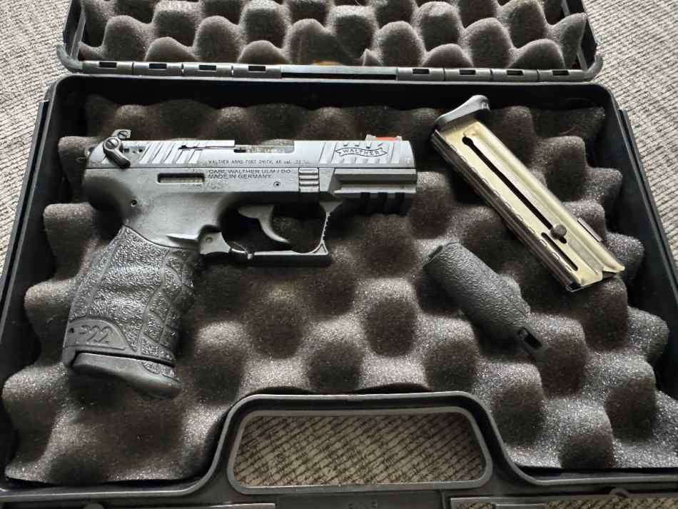 Walther P22 
